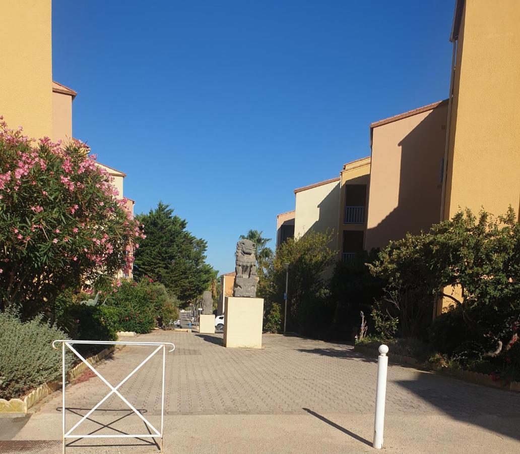 T2 Vue Mer Avec Parking Prive Saint-Pierre-la-Mer  Buitenkant foto