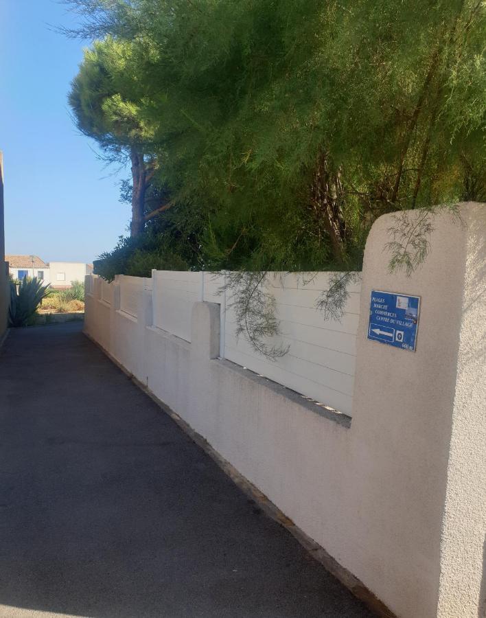 T2 Vue Mer Avec Parking Prive Saint-Pierre-la-Mer  Buitenkant foto